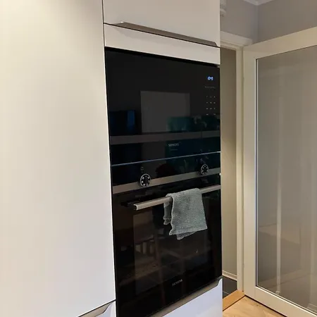 Lovely 2 Bedroom With Terrace 公寓