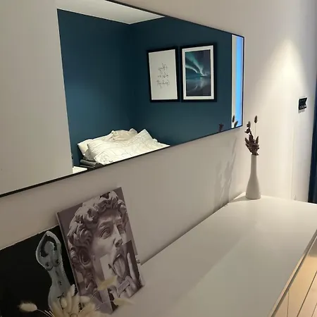 Lovely 2 Bedroom With Terrace