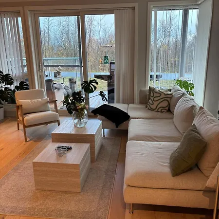 Lovely 2 Bedroom With Terrace 아파트