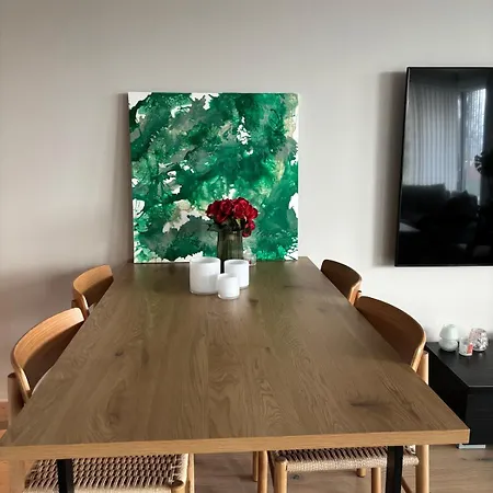 Lovely 2 Bedroom With Terrace Апартаменты *