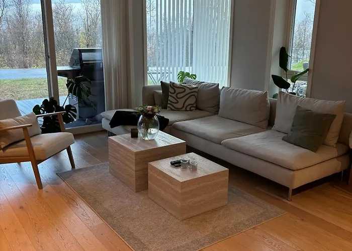 아파트 Lovely 2 Bedroom With Terrace