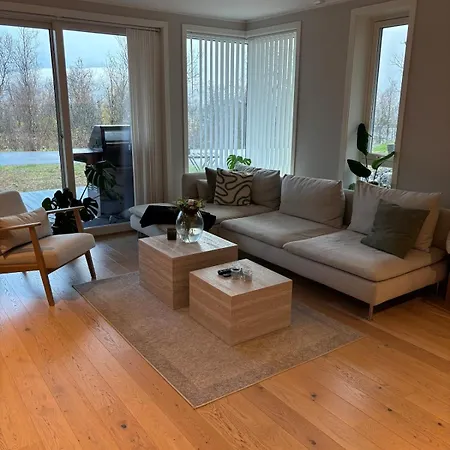 Daire Lovely 2 Bedroom With Terrace