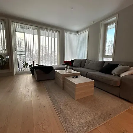 Lovely 2 Bedroom With Terrace Daire *